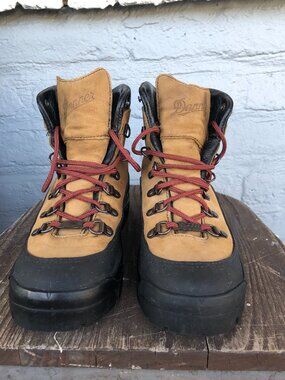 Danner Women Crater Rim 6" GORE-TEX Hiking Boots Brown USA Made Vibram Sole, 7.5